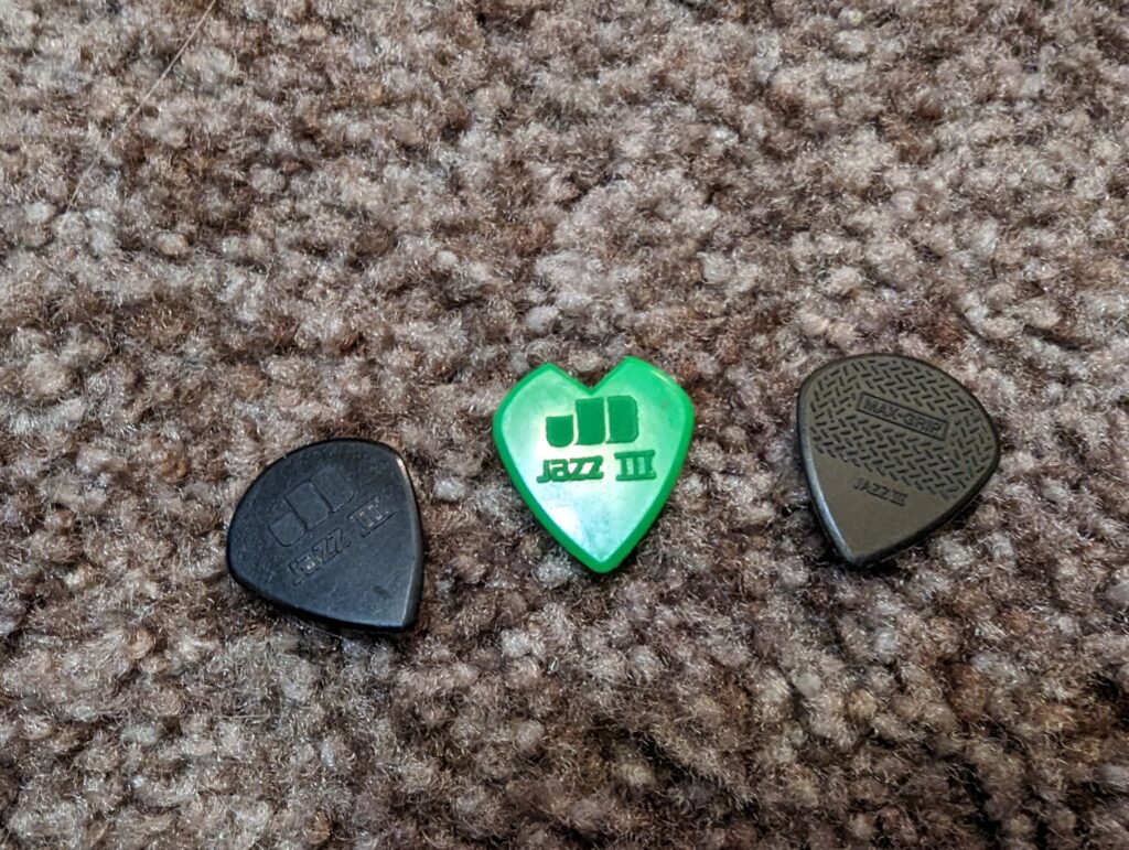 Jazz III Guitar Picks | Left to right: Dunlop Jazz III; Kirk Hammett Jazz III; Dunlop Max Grip Jazz III